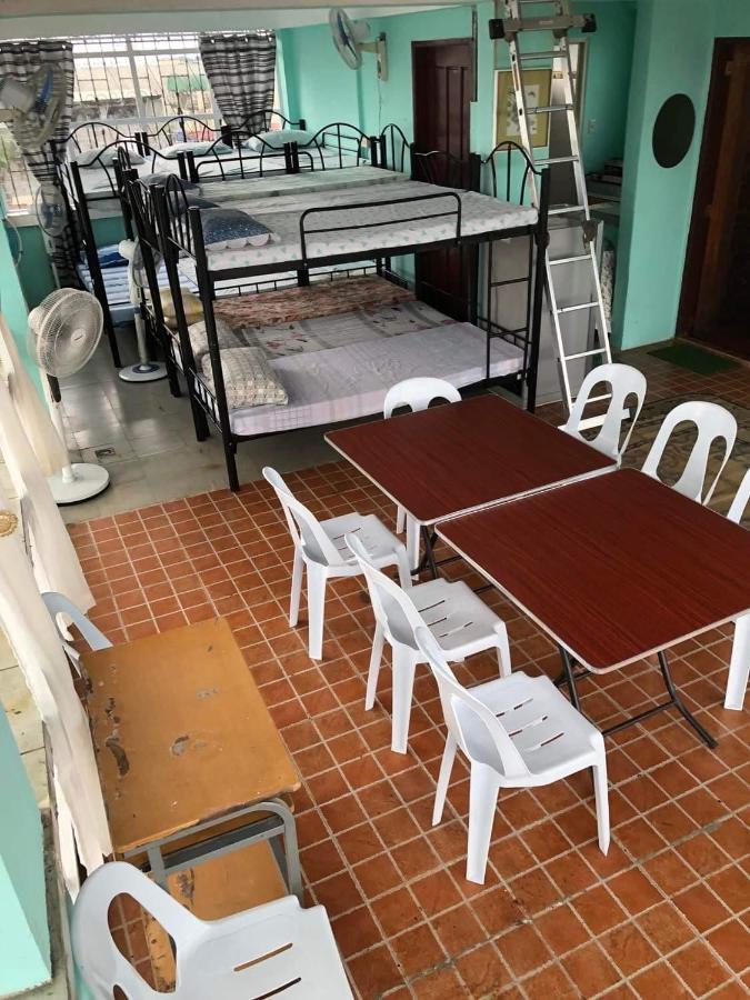 The Mansion - Backpackers Near Airport Daire Manila Dış mekan fotoğraf
